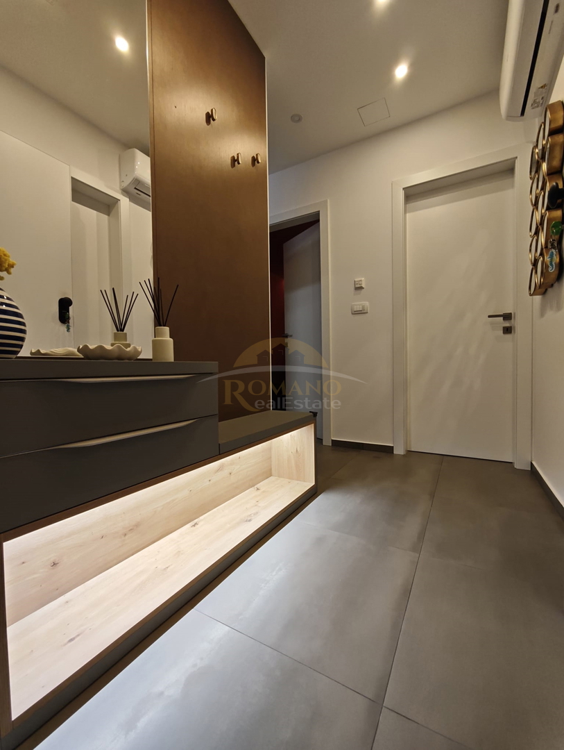 Attico di lusso a Okrug Gornji/Čiovo con terrazza sul tetto